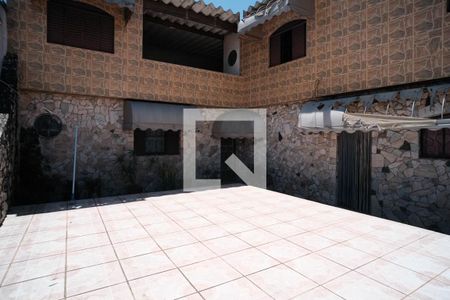 Casa à venda com 180m², 3 quartos e 6 vagasSacada