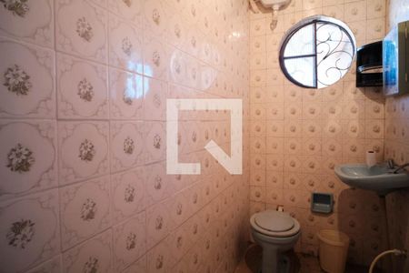 Casa à venda com 180m², 3 quartos e 6 vagasBanheiro Social 2