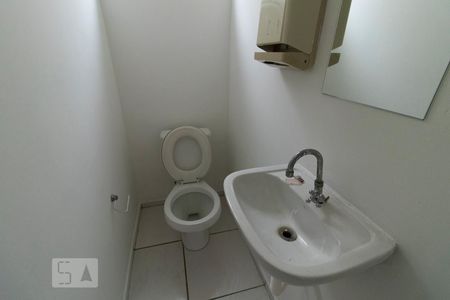 Casa à venda com 174m², 3 quartos e 2 vagasBanheiro 1
