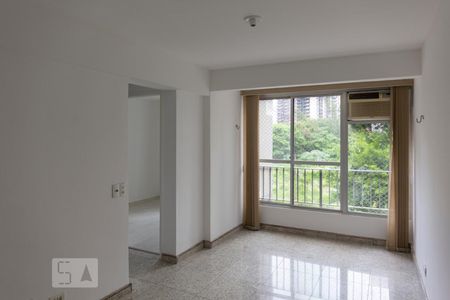 Sala de apartamento para alugar com 3 quartos, 95m² em Barra da Tijuca, Rio de Janeiro