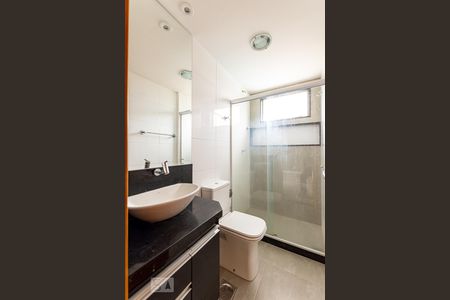 Banheiro Social de apartamento à venda com 2 quartos, 52m² em Engenhoca, Niterói