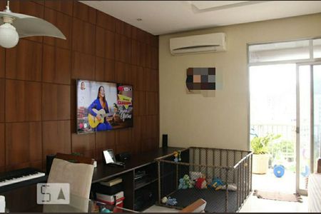 Apartamento à venda com 78m², 2 quartos e 1 vaga Apartamento à venda com 78m², 2 quartos e 1 vagaSala