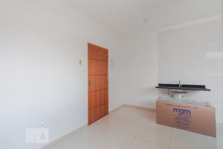 Sala e cozinha de apartamento para alugar com 1 quarto, 32m² em Vila Esperança, São Paulo