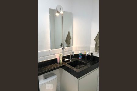 Banheiro suíte 01 de apartamento à venda com 2 quartos, 60m² em Vila Gomes Cardim, São Paulo