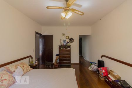 Casa à venda com 300m², 6 quartos e 8 vagasQuarto 02 com Suíte