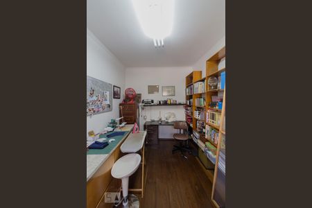 Casa à venda com 300m², 6 quartos e 8 vagasQuarto 04