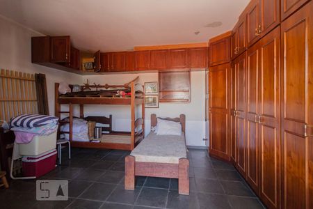 Casa à venda com 300m², 6 quartos e 8 vagasQuarto 05