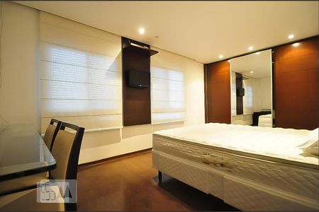 Suíte master de apartamento para alugar com 3 quartos, 137m² em Paraíso do Morumbi, São Paulo