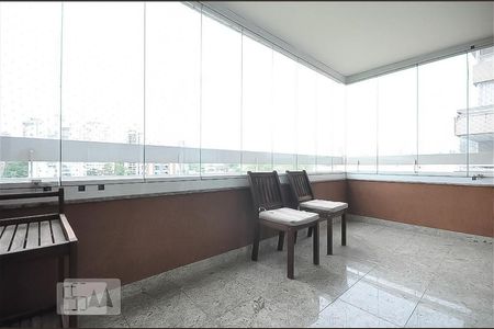 Varanda da sala de apartamento para alugar com 3 quartos, 137m² em Paraíso do Morumbi, São Paulo