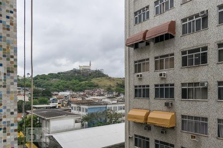 Vista da Sala de apartamento para alugar com 2 quartos, 68m² em Olaria, Rio de Janeiro