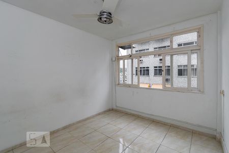 Quarto 2 de apartamento para alugar com 2 quartos, 68m² em Olaria, Rio de Janeiro