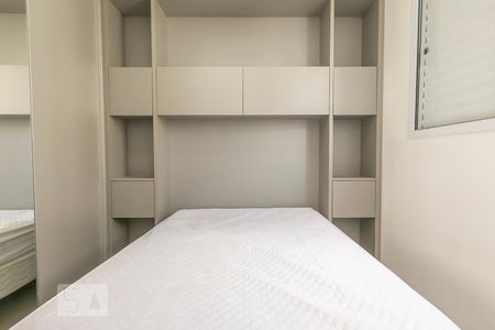 Quarto 1 de apartamento para alugar com 2 quartos, 45m² em Jardim Íris, São Paulo