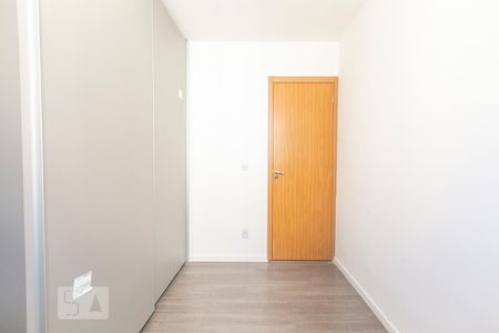 Quarto 2 de apartamento para alugar com 2 quartos, 45m² em Jardim Íris, São Paulo