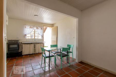 Sala e Cozinha de Casa com 2 quartos, 45m² Cajuru