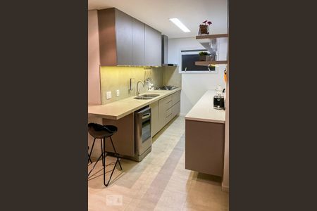 Apartamento para alugar com 107m², 2 quartos e 2 vagas Apartamento para alugar com 107m², 2 quartos e 2 vagasCozinha