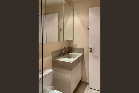 Apartamento para alugar com 107m², 2 quartos e 2 vagas Apartamento para alugar com 107m², 2 quartos e 2 vagasBanheiro da Suíte