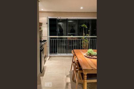 Apartamento para alugar com 107m², 2 quartos e 2 vagas Apartamento para alugar com 107m², 2 quartos e 2 vagasVaranda