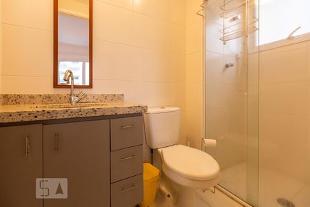 Banheiro de kitnet/studio para alugar com 1 quarto, 27m² em Centro, São Paulo