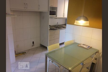 Apartamento para alugar com 125m², 3 quartos e 2 vagas Apartamento para alugar com 125m², 3 quartos e 2 vagasCozinha