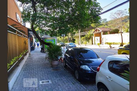 Apartamento à venda com 236m², 3 quartos e 2 vagasEntrada do Prédio