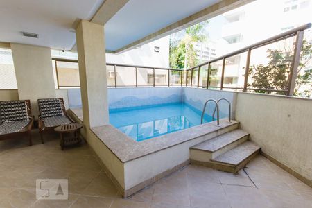 Apartamento à venda com 236m², 3 quartos e 2 vagasÁrea Comum - Piscina