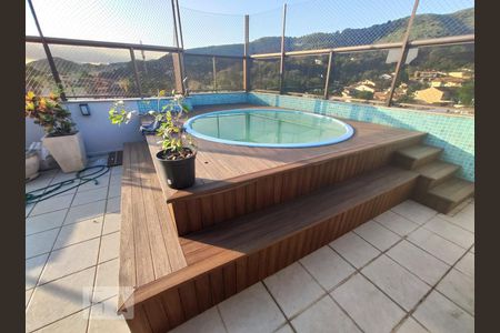 Apartamento à venda com 236m², 3 quartos e 2 vagasPiscina