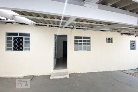 Fachada de casa à venda com 2 quartos, 80m² em Tingui, Curitiba