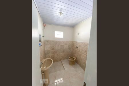 Banheiro de casa à venda com 2 quartos, 80m² em Tingui, Curitiba