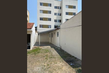 Quintal de casa à venda com 2 quartos, 80m² em Tingui, Curitiba