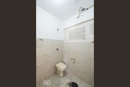 Casa à venda com 69m², 3 quartos e sem vaga Casa à venda com 69m², 3 quartos e sem vagaBanheiro