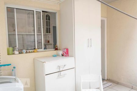 Casa de condomínio à venda com 82m², 2 quartos e 2 vagasLavanderia