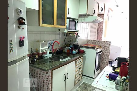 Apartamento à venda com 68m², 2 quartos e 1 vagaCozinha e Área de Serviço