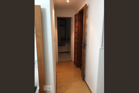 Apartamento à venda com 68m², 2 quartos e 1 vagaCorredor