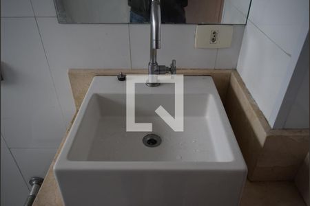 Apartamento para alugar com 91m², 3 quartos e sem vagaBanheiro