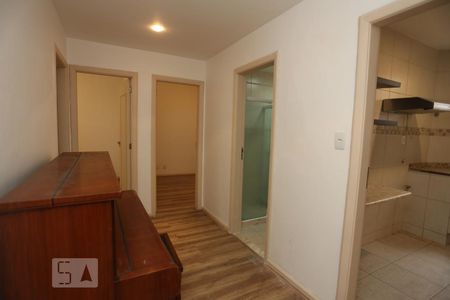 Corredor de apartamento para alugar com 3 quartos, 111m² em Leme, Rio de Janeiro