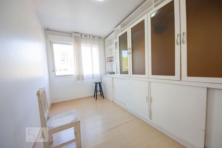 Quarto 1 de apartamento para alugar com 2 quartos, 69m² em Boa Vista, Porto Alegre