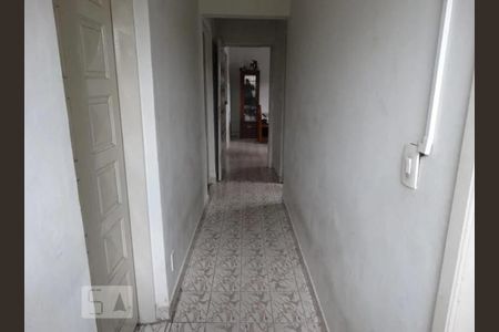 Casa à venda com 230m², 3 quartos e 4 vagasCorredor