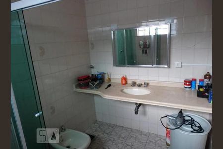 Casa à venda com 230m², 3 quartos e 4 vagasBanheiro da Suíte