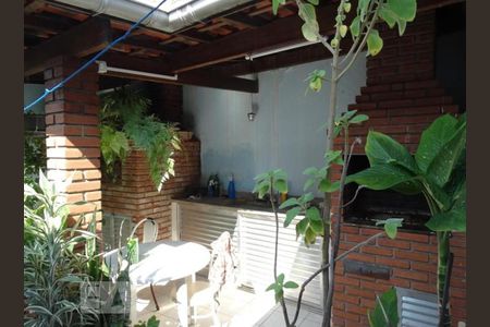 Casa à venda com 230m², 3 quartos e 4 vagasÁrea Externa