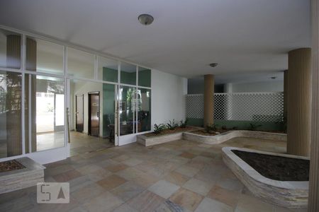 Entrada do prédio de apartamento para alugar com 2 quartos, 91m² em Flamengo, Rio de Janeiro