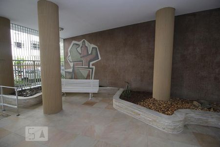 Apartamento à venda com 91m², 2 quartos e sem vagaEntrada do prédio