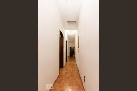 Casa à venda com 240m², 5 quartos e 2 vagasCorredor 