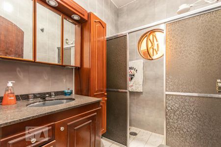 Casa à venda com 240m², 5 quartos e 2 vagasBanheiro 