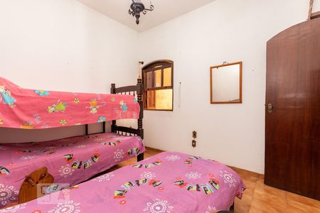 Casa à venda com 240m², 5 quartos e 2 vagasQuarto 3