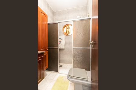 Casa à venda com 240m², 5 quartos e 2 vagasBanheiro 