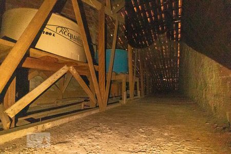 Casa à venda com 240m², 5 quartos e 2 vagasSótão 