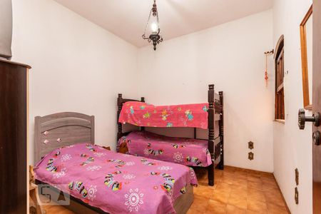 Casa à venda com 240m², 5 quartos e 2 vagasQuarto 3