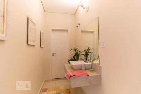 Casa à venda com 759m², 4 quartos e 8 vagasLavabo