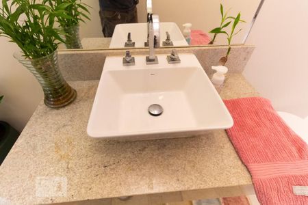 Casa à venda com 759m², 4 quartos e 8 vagasLavabo