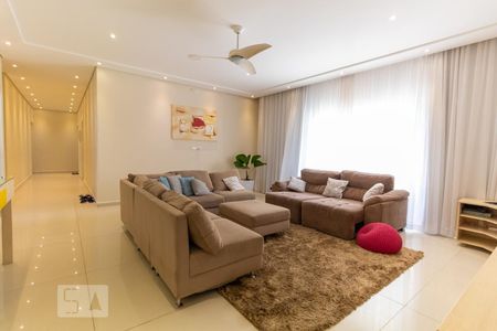 Casa à venda com 759m², 4 quartos e 8 vagasSala